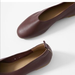 Everlane day globe in burgundy size 6. Almost new.